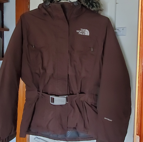 NORTH FACE Women's Parka - Picture 16 of 16